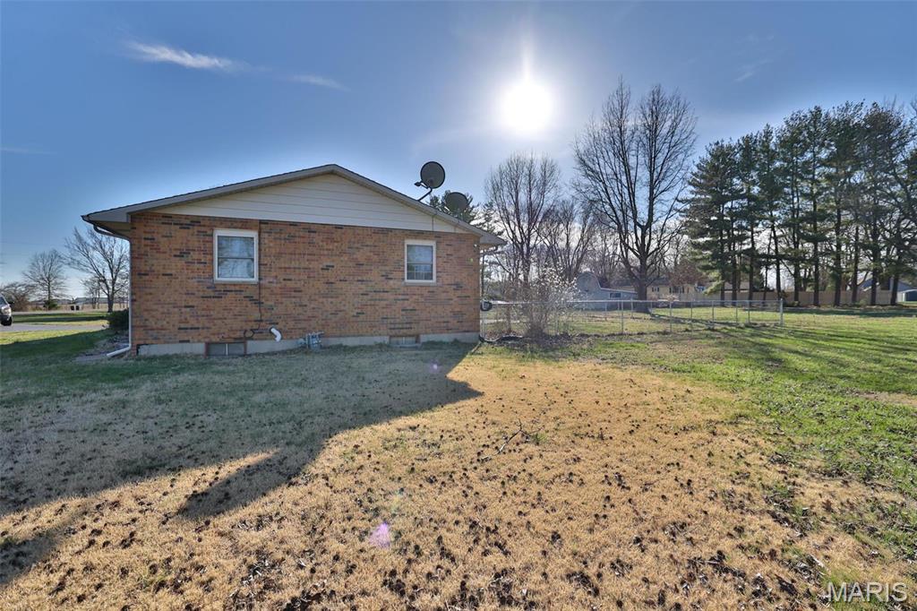 1625 Fosterburg Road Brighton, IL 62012 - Photo 59 of 83