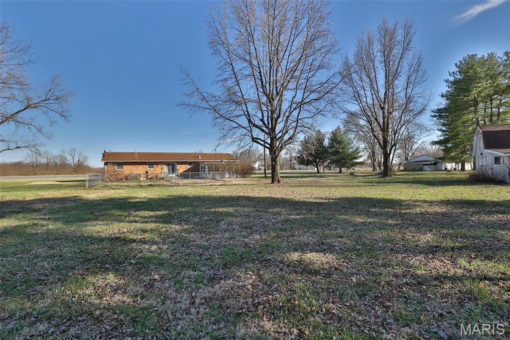 1625 Fosterburg Road Brighton, IL 62012 - Photo 62 of 83