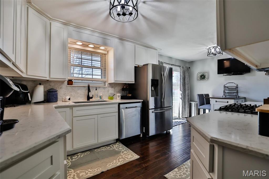 1625 Fosterburg Road Brighton, IL 62012 - Photo 7 of 83