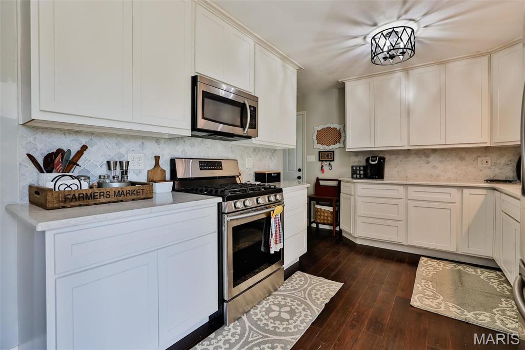 1625 Fosterburg Road Brighton, IL 62012 - Photo 9 of 83
