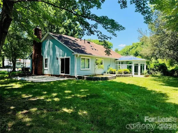 $2,400 | 2423 Emstead Court, Charlotte, NC 28210