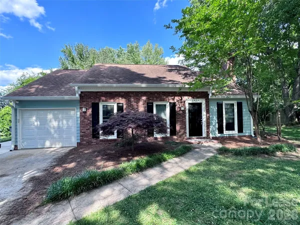 $2,400 | 2423 Emstead Court, Charlotte, NC 28210