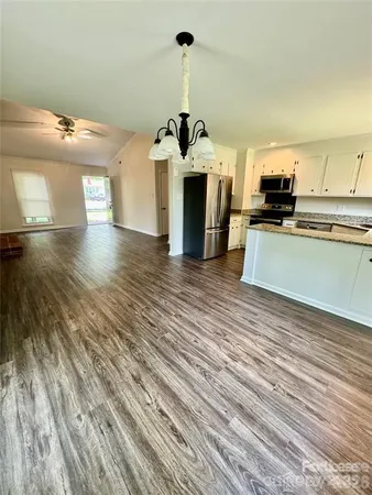 $2,400 | 2423 Emstead Court, Charlotte, NC 28210