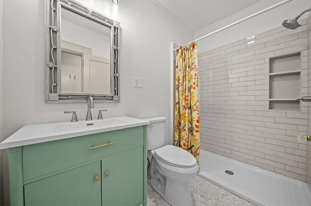 205 Walhalla Street Westminster, SC 29693 - Photo 15 of 35