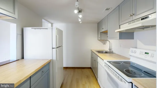 $325,000 | 13 Hermitage Drive, New Hope, PA 18938