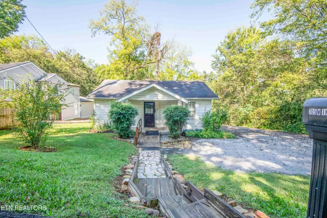 $159,000 | 705 West Inskip Drive, Knoxville, TN 37912