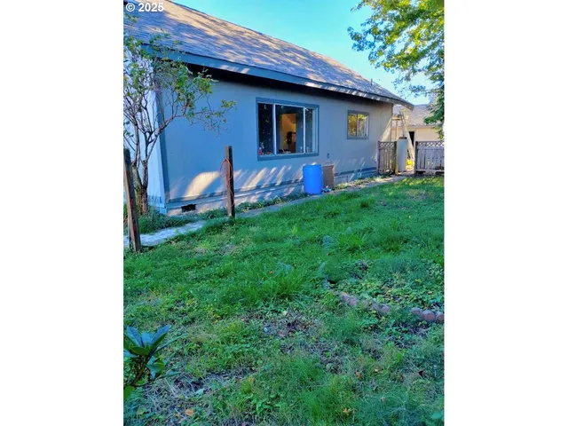 $179,900 | 518 California Street, South Bend, WA 98586