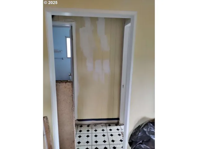 $179,900 | 518 California Street, South Bend, WA 98586