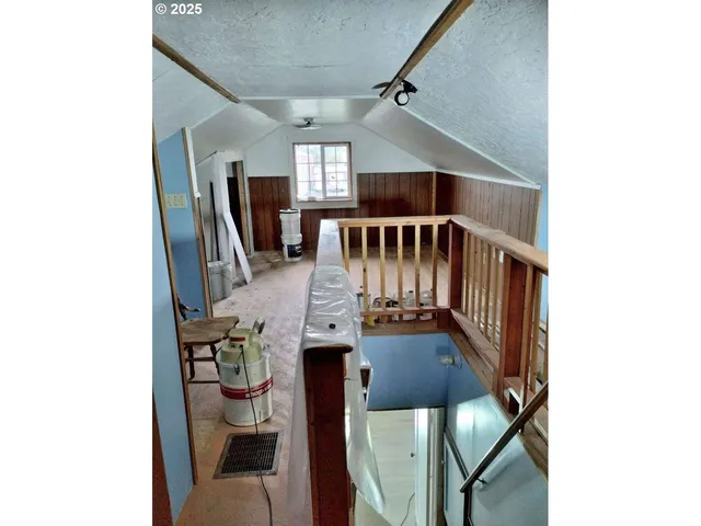 $179,900 | 518 California Street, South Bend, WA 98586