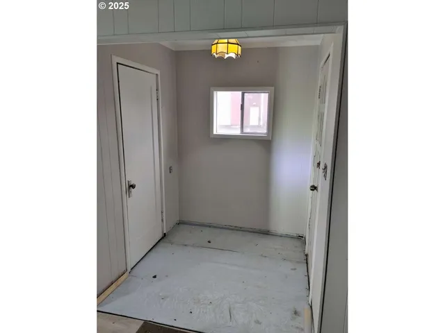 $179,900 | 518 California Street, South Bend, WA 98586