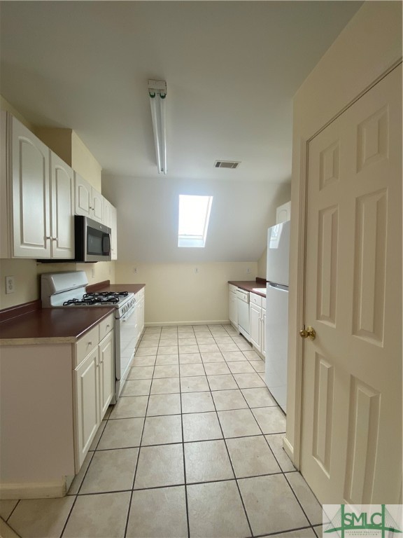 1315 B Bonaventure Road, Unit B UPSTAIRS Savannah, GA 31404 - Photo 11 of 26 Kitchen