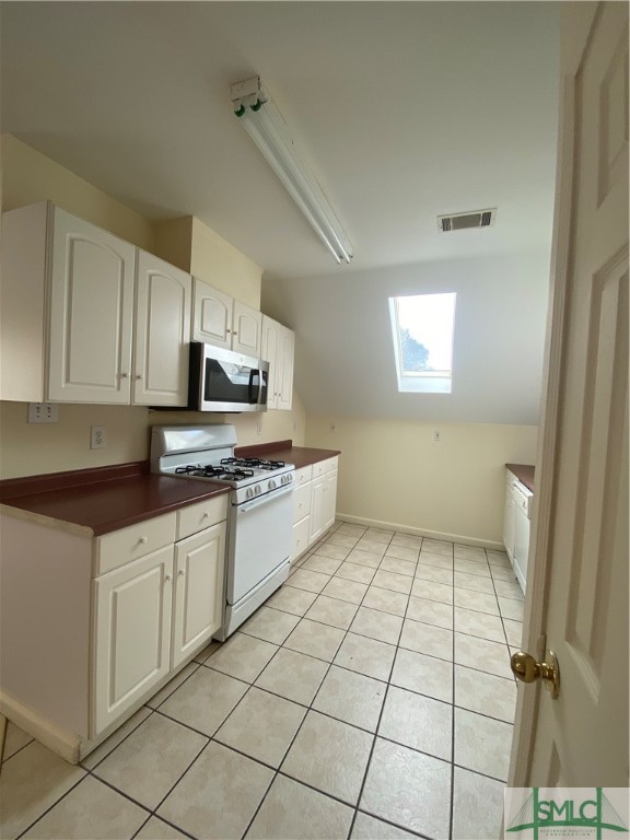 1315 B Bonaventure Road, Unit B UPSTAIRS Savannah, GA 31404 - Photo 25 of 26 Kitchen