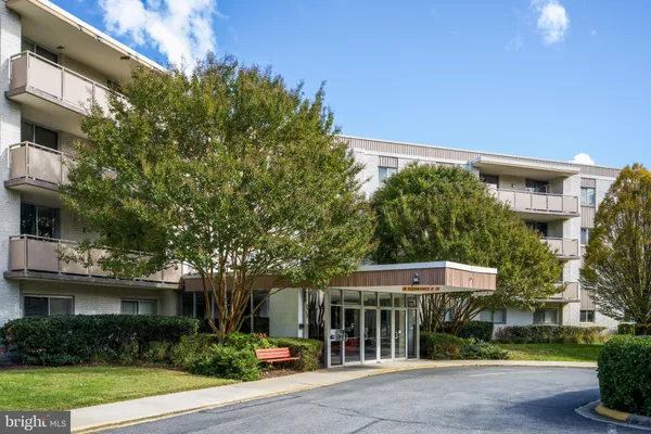 $399,000 | 7501 Democracy Boulevard, Unit 421, Bethesda, MD 20817