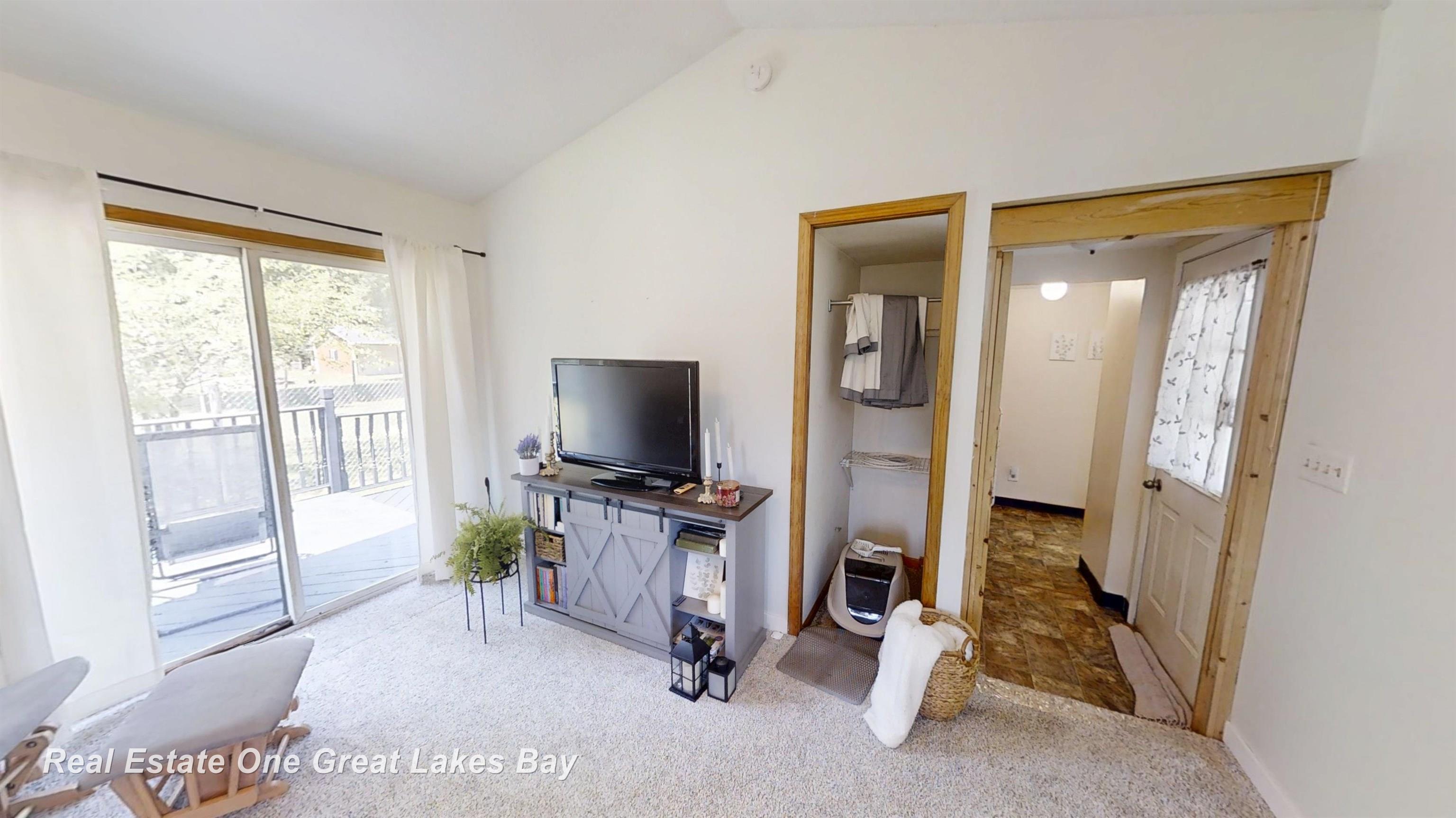 3858 Clutier Road Saginaw, MI 48601 - Photo 8 of 17
