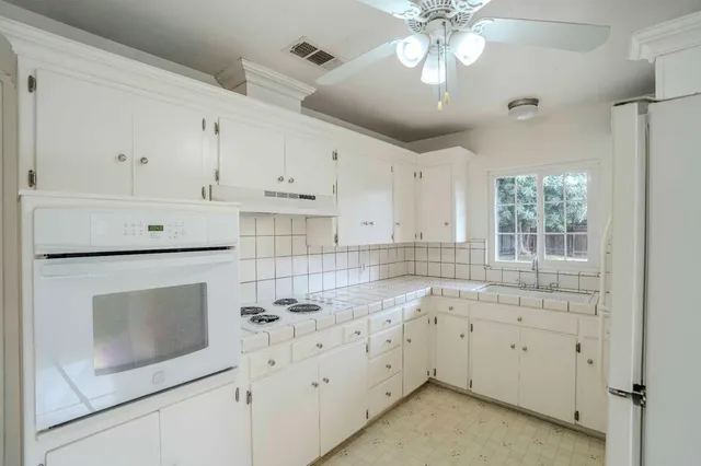 $359,999 | 2426 North Adoline Avenue, Fresno, CA 93705