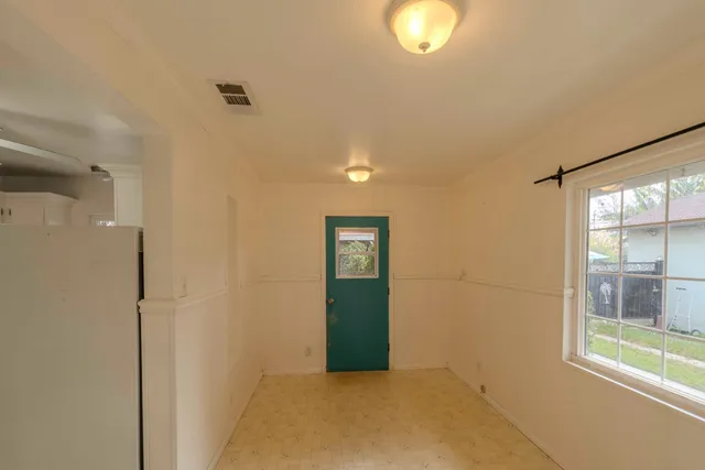 $359,999 | 2426 North Adoline Avenue, Fresno, CA 93705