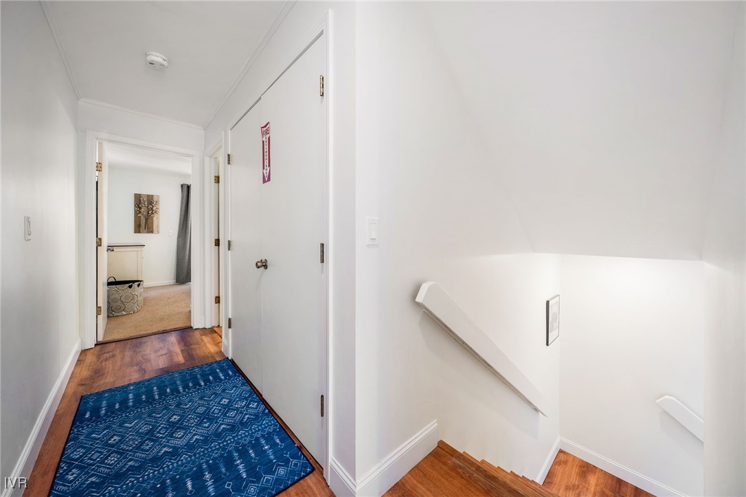 699 Hogan Court, Unit 2 Incline Village, NV 89451 - Photo 7 of 37 Hallway