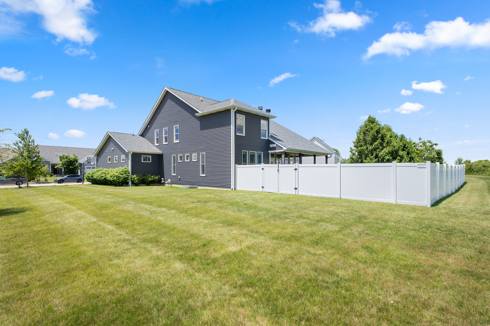 657 Brighton Way Sycamore, IL 60178 - Photo 5 of 64