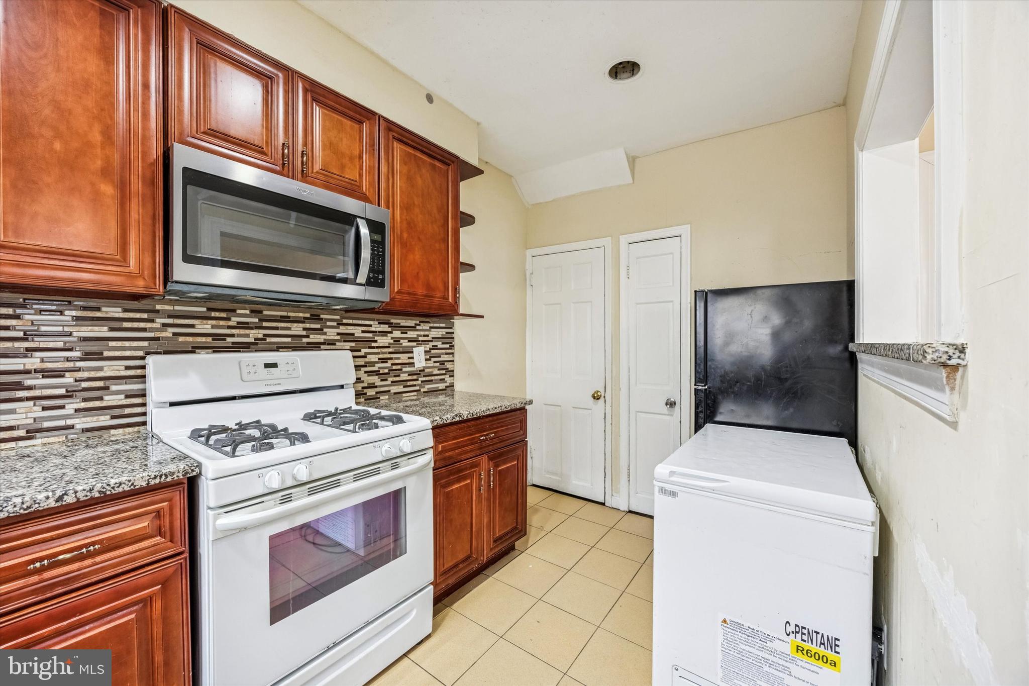 253 Shirley Road Upper Darby, PA 19082 - Photo 4 of 14 Gallery Image 4