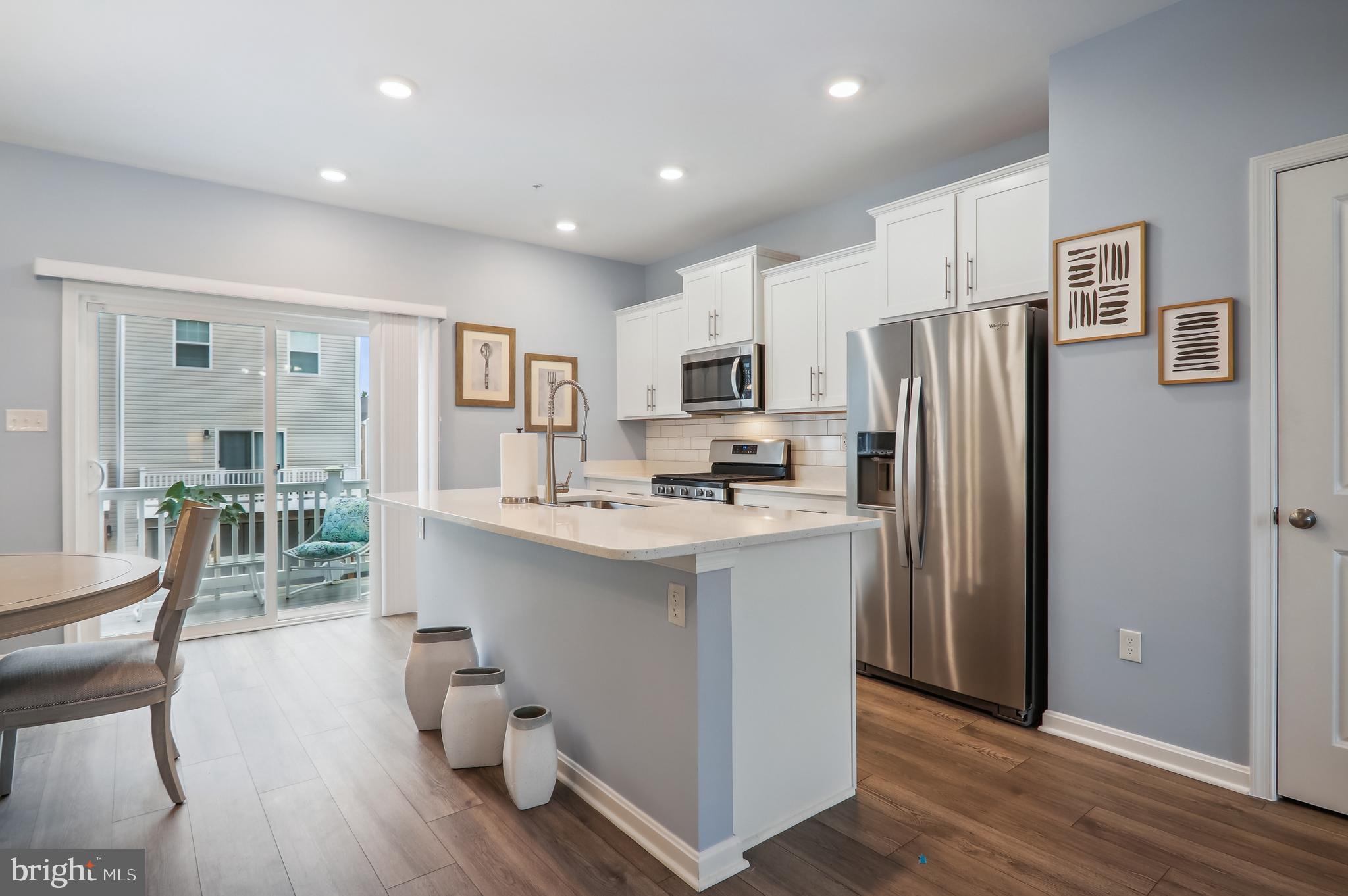 9826 Ruby Lockhart Boulevard Bowie, MD 20721 - Photo 7 of 43 Kitchen with Quartz Countertops