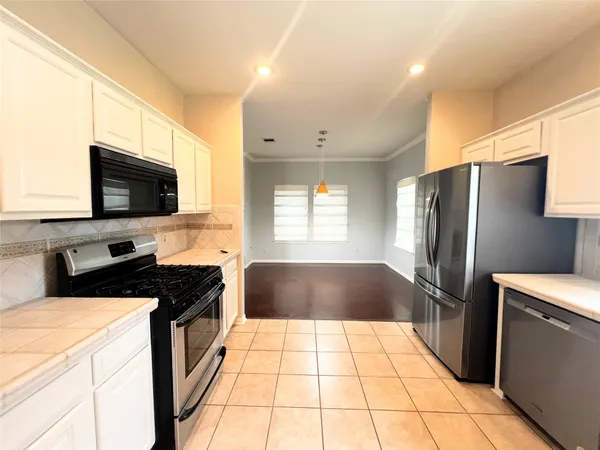 $2,450 | 12416 Beartrap Lane, Austin, TX 78729