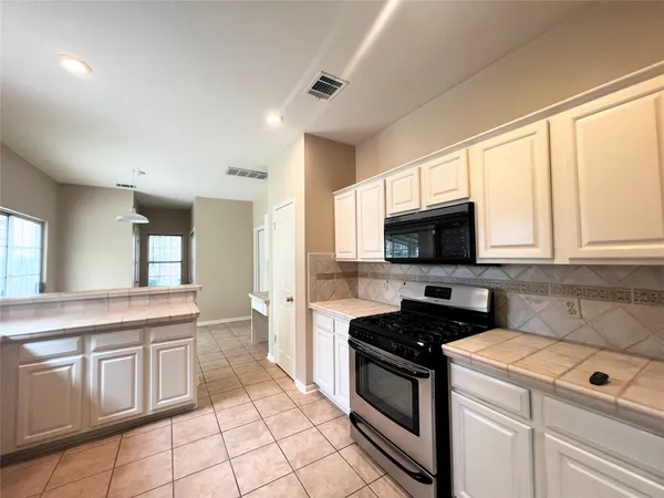 $2,450 | 12416 Beartrap Lane, Austin, TX 78729