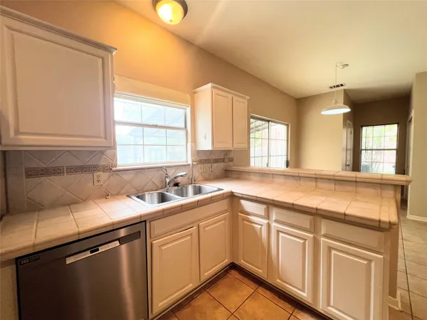 $2,450 | 12416 Beartrap Lane, Austin, TX 78729