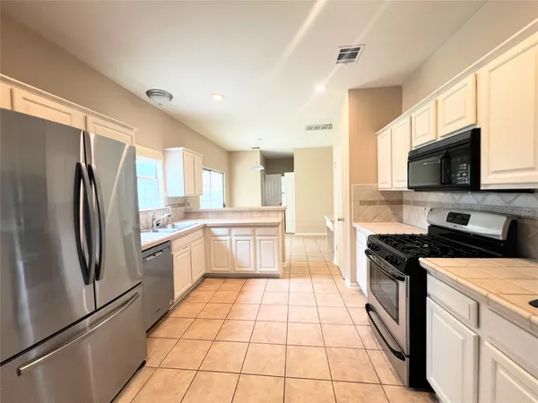 $2,450 | 12416 Beartrap Lane, Austin, TX 78729