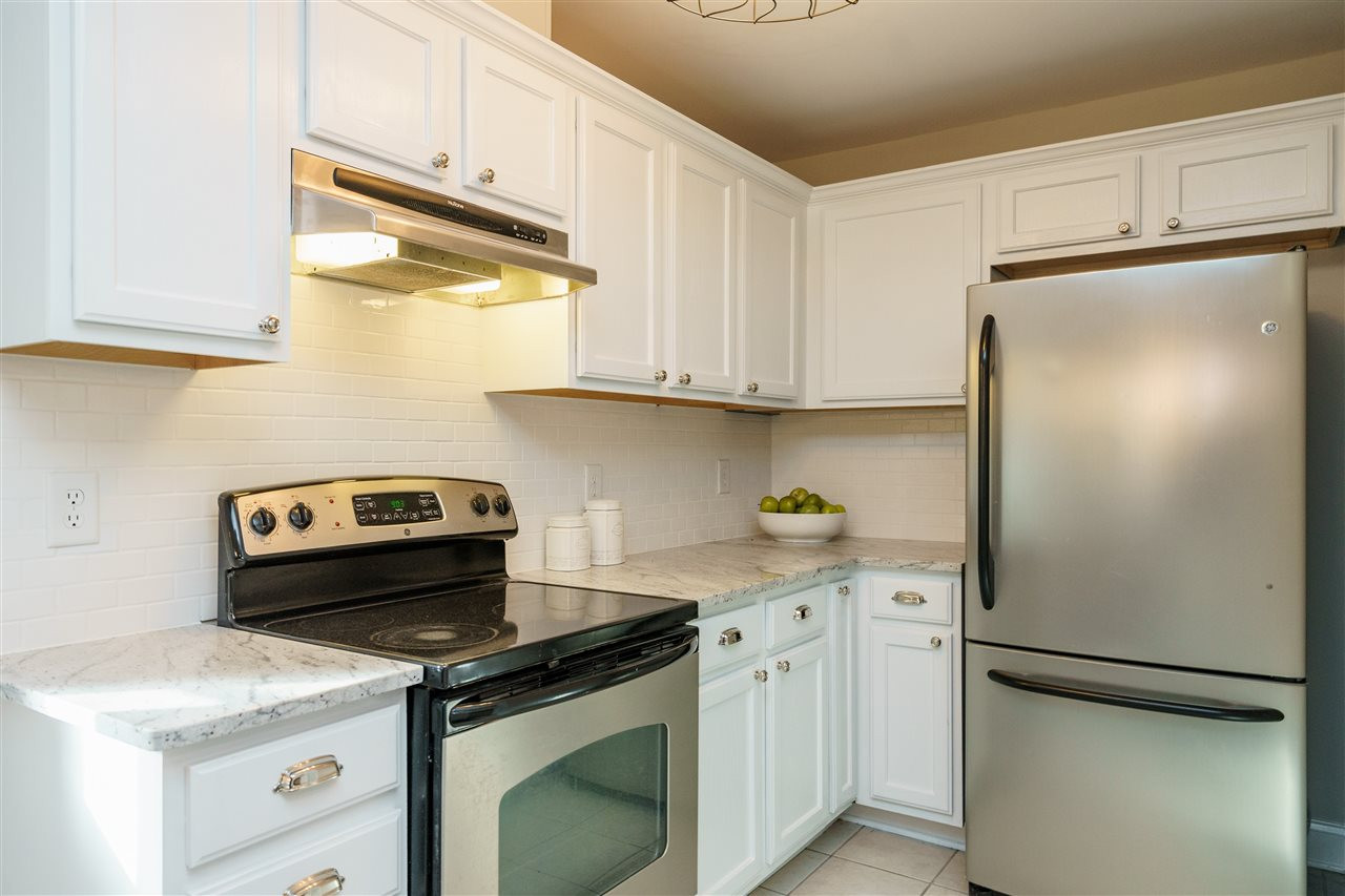 712 South East Street Raleigh, NC 27601 - Photo 11 of 25 Kitchen