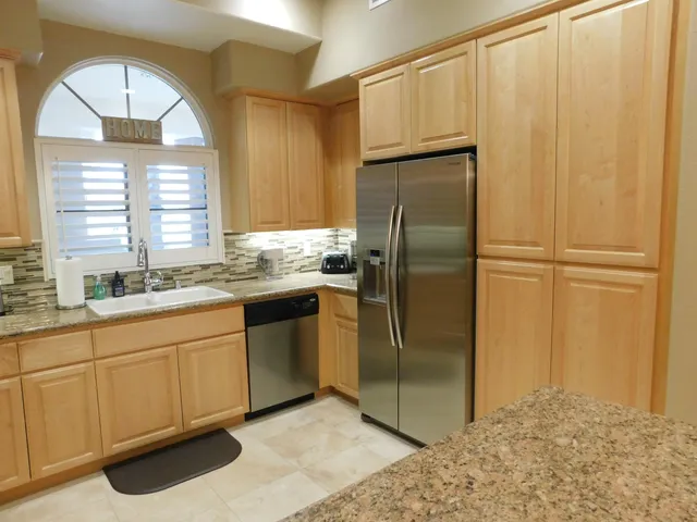 $3,900 | 1803 Via San Martino, Palm Desert, CA 92260