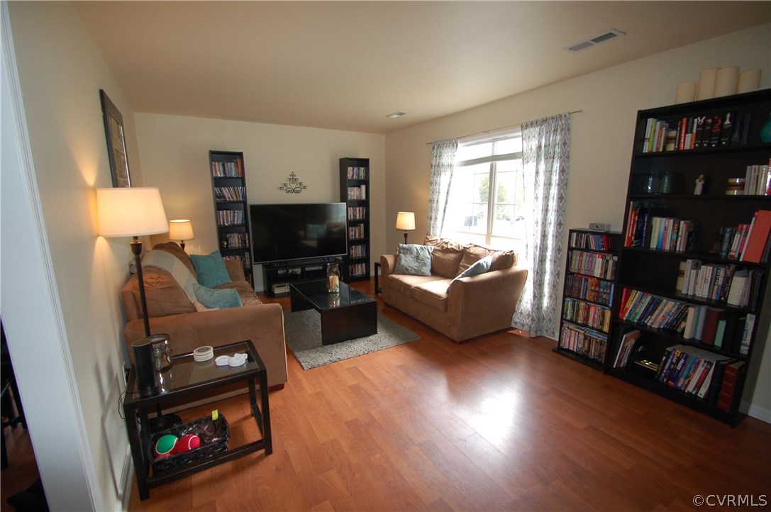 1049 Robmont Road Richmond, VA 23236 - Photo 4 of 26 Gallery Image 4