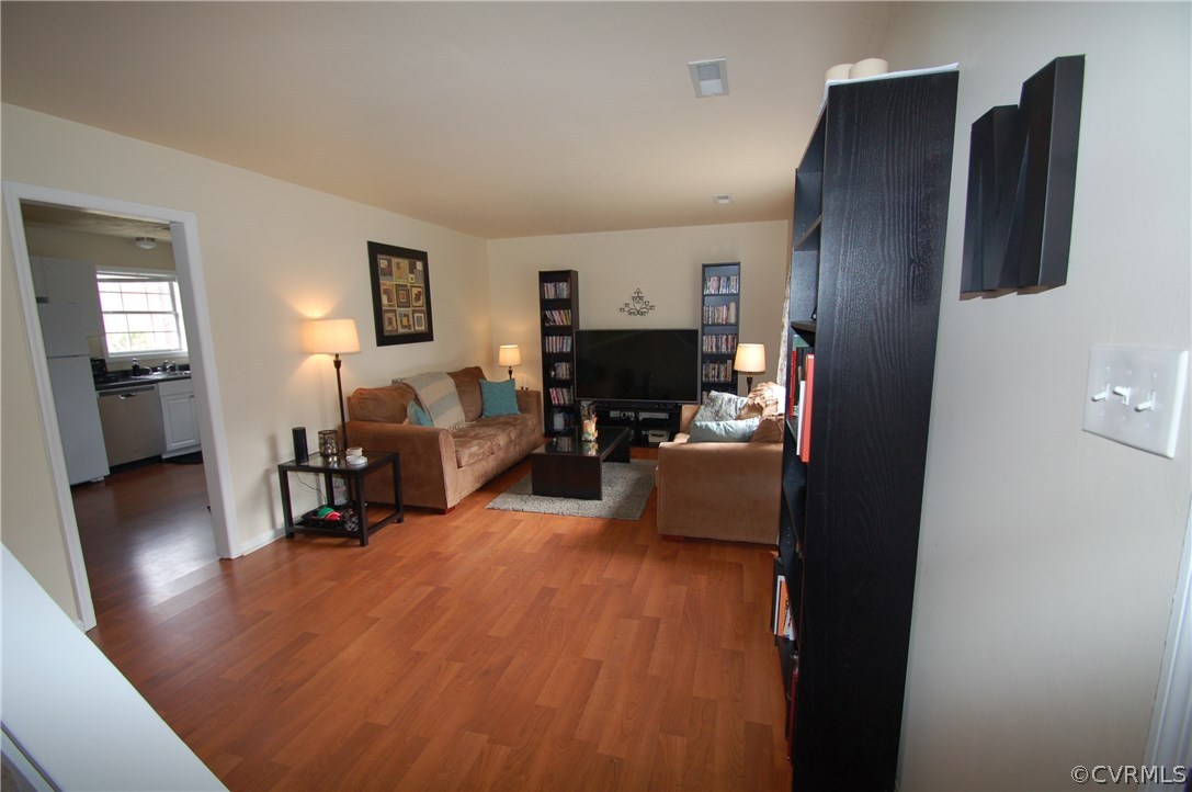 1049 Robmont Road Richmond, VA 23236 - Photo 5 of 26 Gallery Image 5