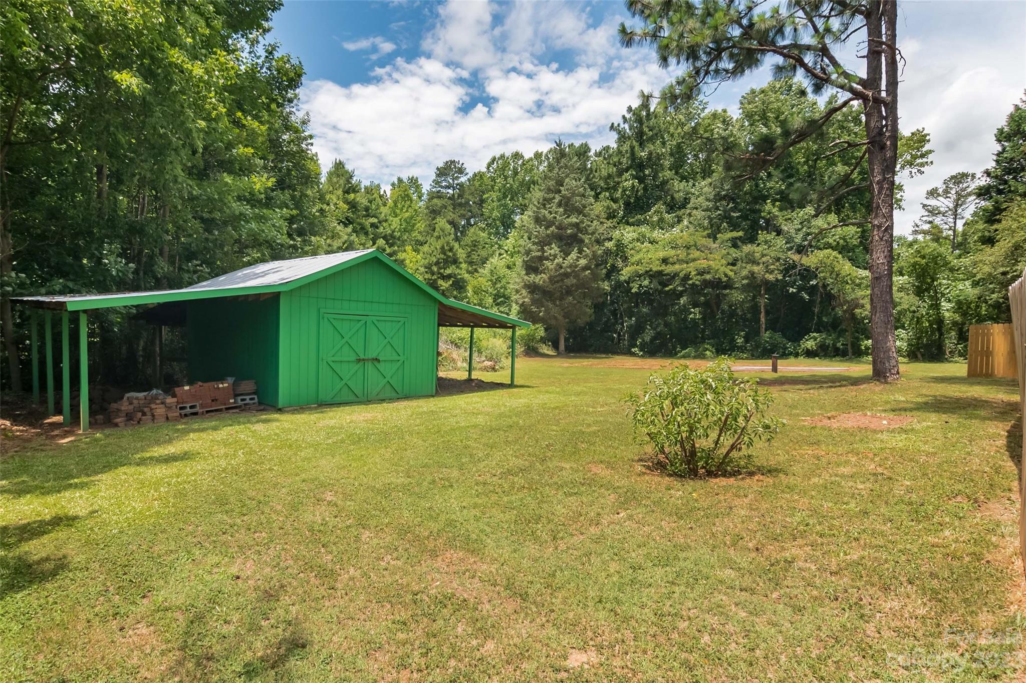 2901 Oakdale Road Charlotte, NC 28216 - Photo 40 of 48 a view of a house with basketball court
