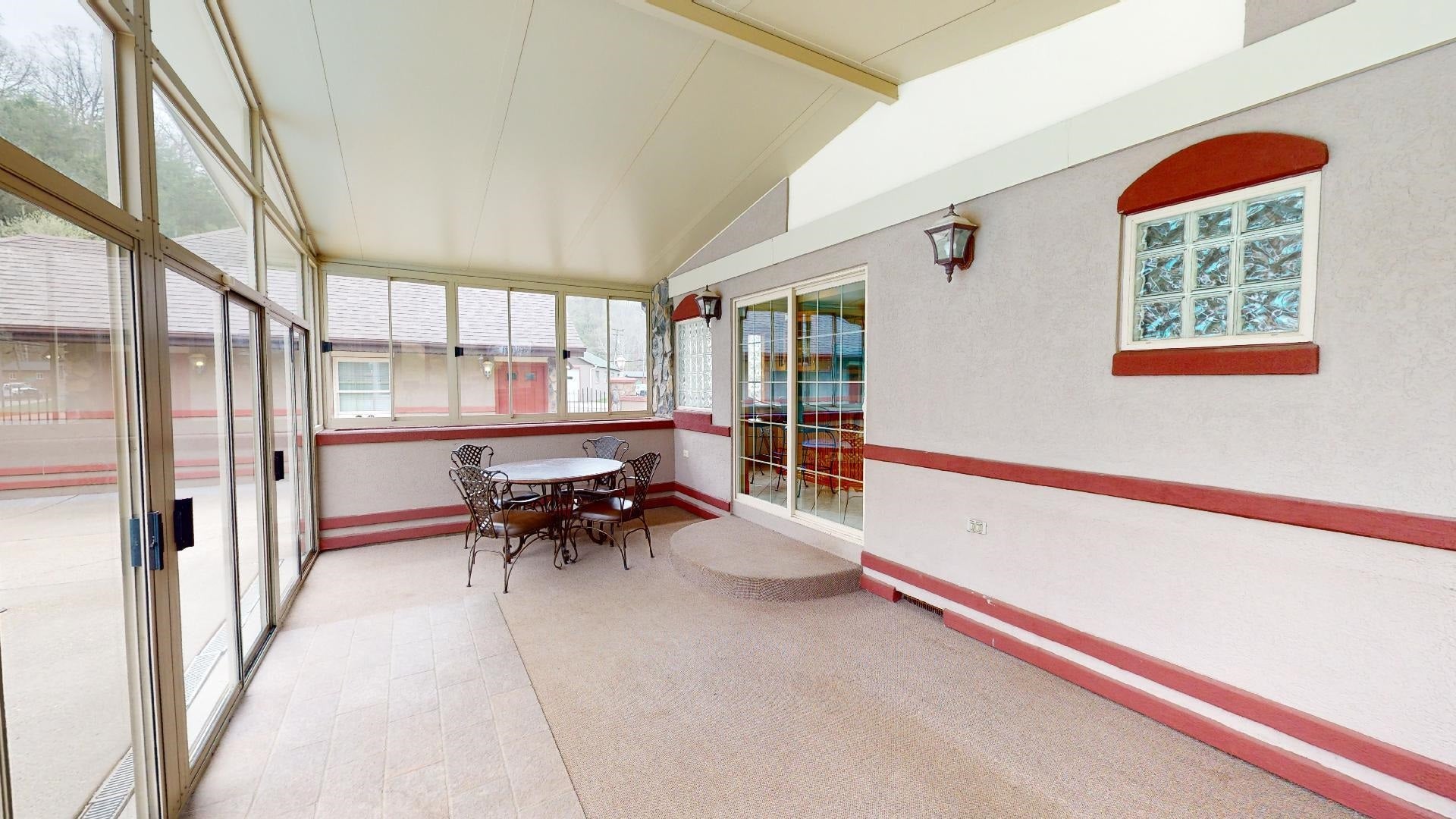 4131 Green Valley Road Huntington, WV 25701 - Photo 25 of 30 Gallery Image 25
