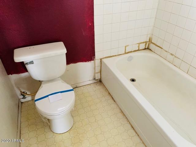 161 North Taylor Road Willcox, AZ 85643 - Photo 14 of 36 022-228624 bathroom 1a