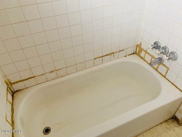 161 North Taylor Road Willcox, AZ 85643 - Photo 15 of 36 022-228624 bathroom 1b