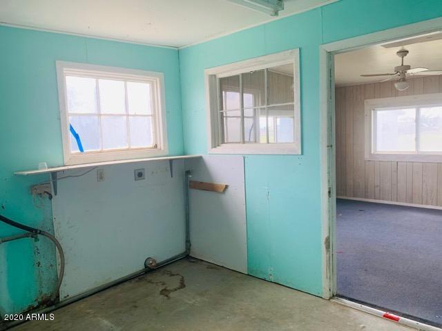 161 North Taylor Road Willcox, AZ 85643 - Photo 23 of 36 022-228624 interior of outbuilding 1a
