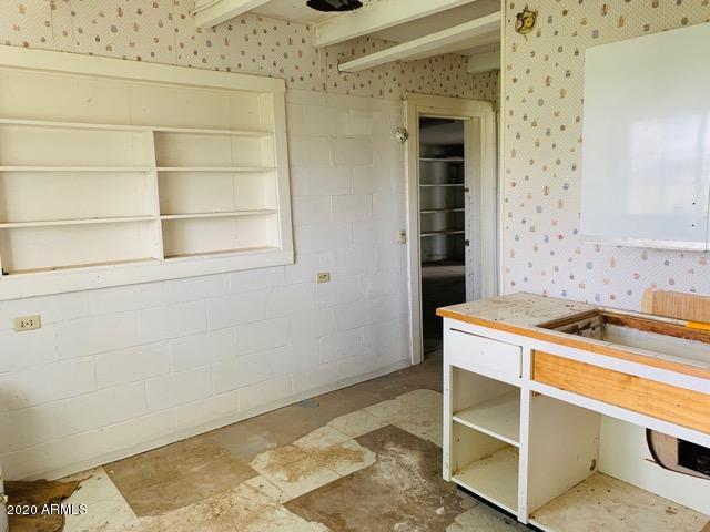 161 North Taylor Road Willcox, AZ 85643 - Photo 26 of 36 022-228624 interior of outbuilding 1d