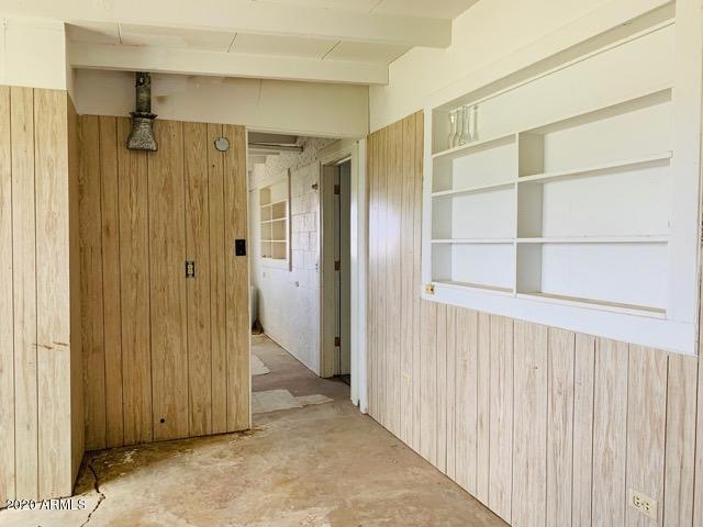 161 North Taylor Road Willcox, AZ 85643 - Photo 28 of 36 022-228624 interior of outbuilding 1f