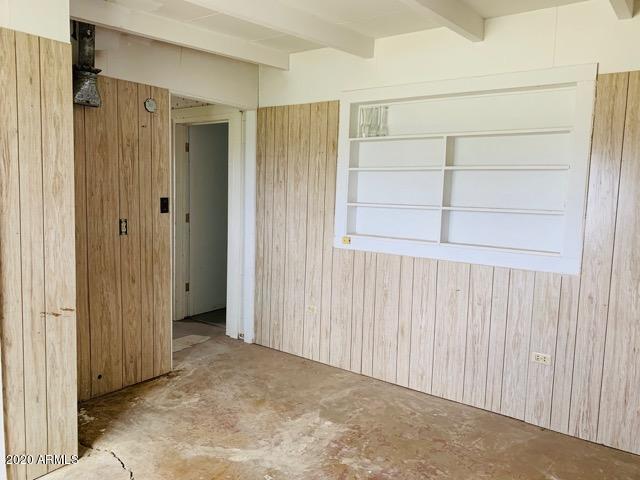 161 North Taylor Road Willcox, AZ 85643 - Photo 29 of 36 022-228624 interior of outbuilding 1g