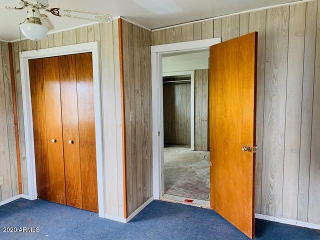 161 North Taylor Road Willcox, AZ 85643 - Photo 30 of 36 022-228624 interior of outbuilding 1h