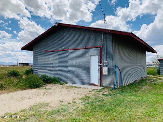161 North Taylor Road Willcox, AZ 85643 - Photo 32 of 36 022-228624 exterior of workshop