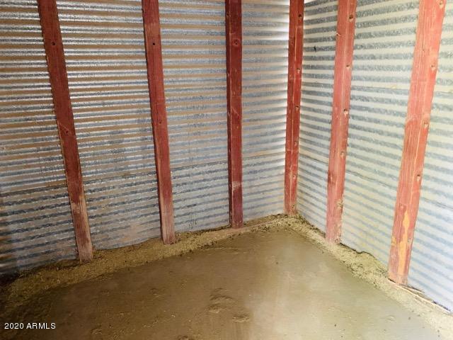 161 North Taylor Road Willcox, AZ 85643 - Photo 36 of 36 022-228624 interior of shed