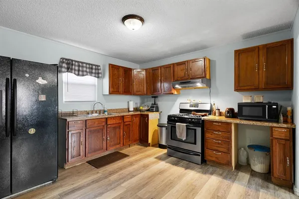 $189,900 | 1409 18th Street, Bridgeport, TX 76426