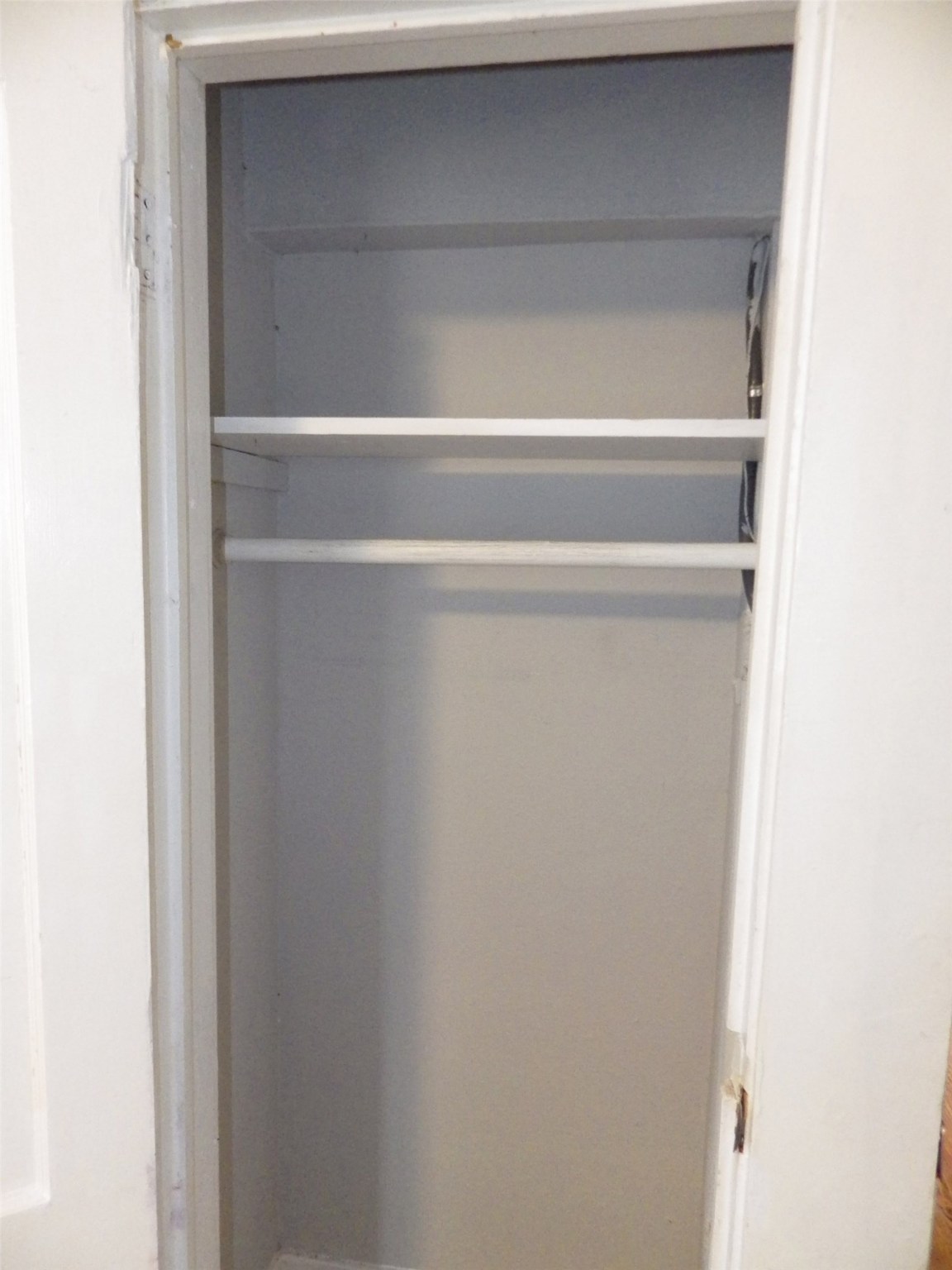 4322 Wilmer Street Houston, TX 77003 - Photo 11 of 31 a close view of closet