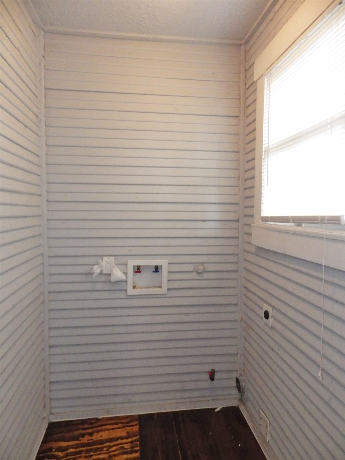 4322 Wilmer Street Houston, TX 77003 - Photo 24 of 31 a bathroom with a shower