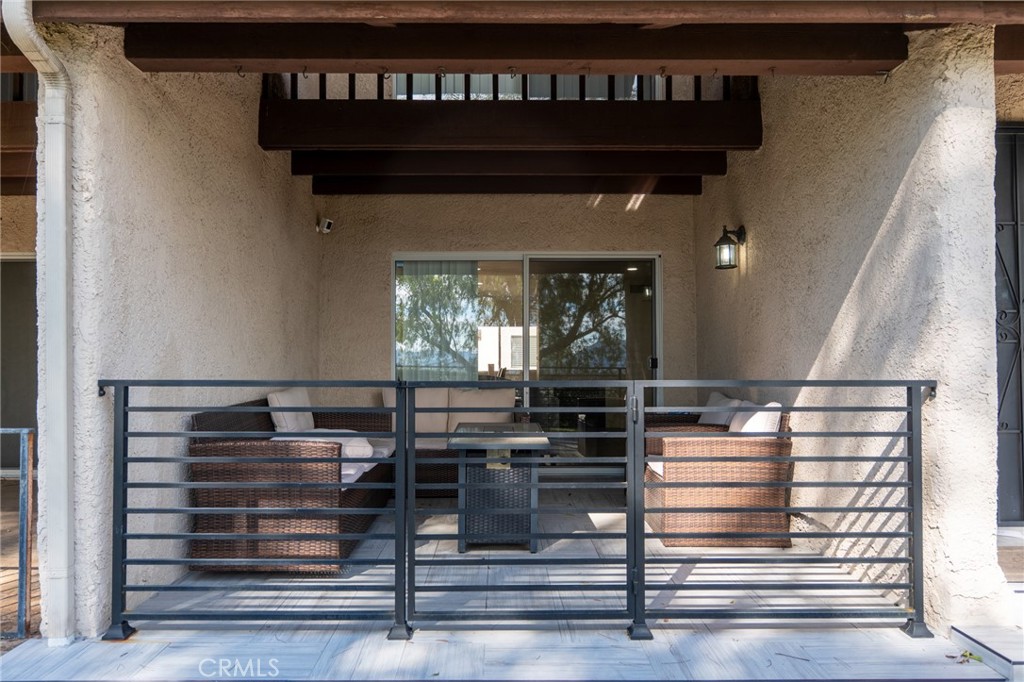 7757 Vía Rosa Maria Burbank, CA 91504 - Photo 12 of 34