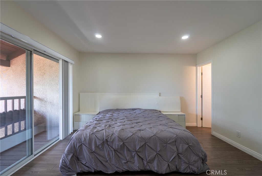 7757 Vía Rosa Maria Burbank, CA 91504 - Photo 19 of 34