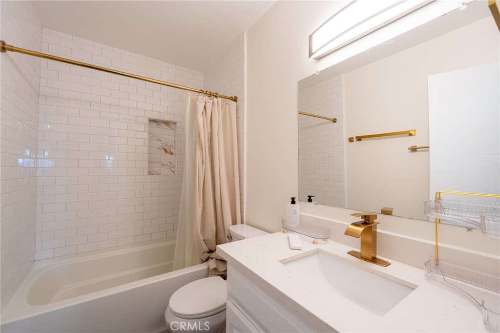 7757 Vía Rosa Maria Burbank, CA 91504 - Photo 21 of 34