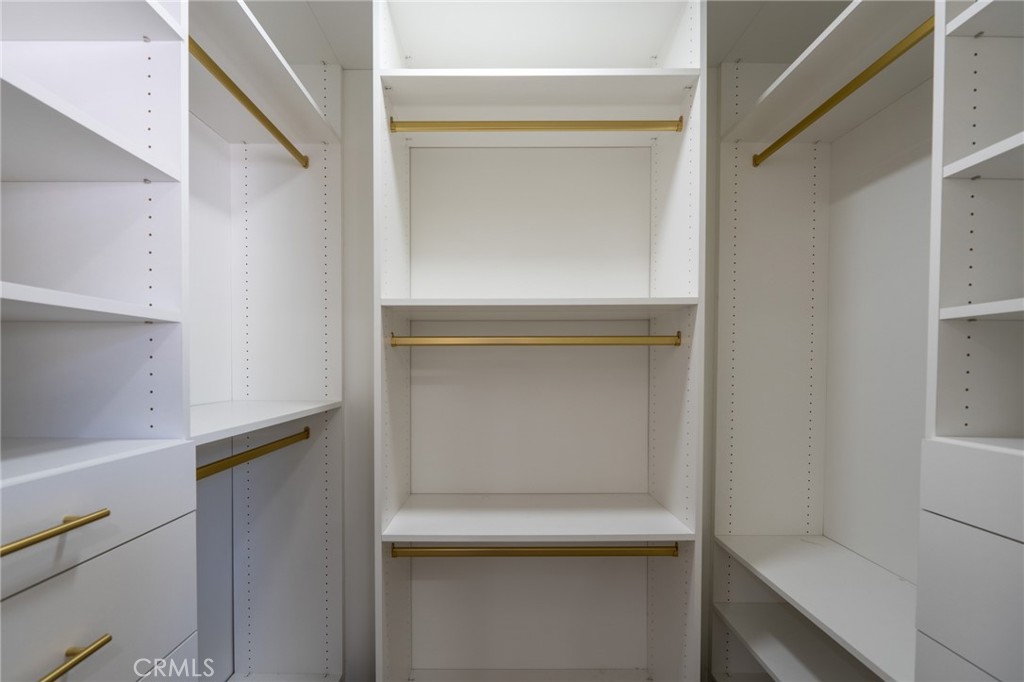 7757 Vía Rosa Maria Burbank, CA 91504 - Photo 28 of 34